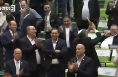 Il ministro della Sicurezza israeliano festeggia il compleanno con “torte al cappio” (VIDEO/FOTO)