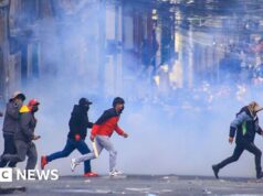 Manifestanti antigovernativi e scontri tra polizia in Bolivia