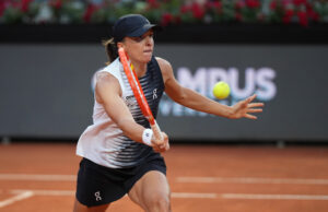 Iga Swiatek sconfigge Naomi Osaka e arriva ai quarti di finale dell’Open d’Italia