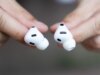 Secondo quanto riferito, Apple sta rendendo gli AirPods meno frustranti da controllare