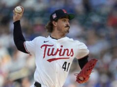 L’asso dei gemelli Joe Ryan esce presto contro i Blue Jays con apparente infortunio