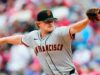 L’asso dei Giants Logan Webb va in IL per 15 giorni con una borsite al ginocchio destro