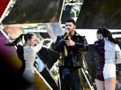 Israele partecipa alla finale dell’Eurovision dopo che un manifestante è stato “rimosso con la forza” durante lo spettacolo