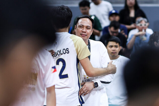 IMG_0849_UAAP-88-mens-volleyball-finals-game-2-NU-FEU_Coach-Dante-Alinsunurin-1200x800.jpg