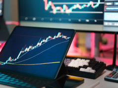 Il prezzo del Bitcoin si avvicina ai 78.000 dollari, il consolidamento rimane al di sotto del livello di resistenza chiave