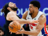 Cunningham segna 23 punti, Harris ne ha 20 per aiutare i Pistons a battere i Cavaliers in Gara 1