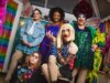 “Anche gli uomini corpulenti e etero adorano la nostra commedia della BBC sulle drag queen”