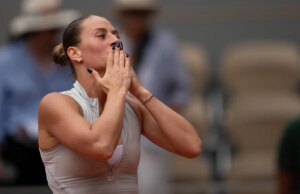 Marta Kostyuk stupisce la 4 volte campionessa Iga Swiatek a Parigi