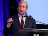 Il candidato al governo democratico della California Tom Steyer suscita reazioni contrastanti per il video con l’atleta trans AB Hernandez