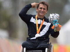 Alex Zanardi, pilota di F1 e campione paralimpico, morto a 59 anni