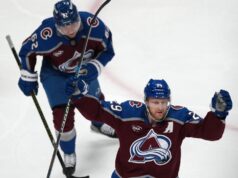 MacKinnon porta Avalanche in vantaggio per 2-0 su Wild
