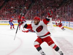 I Panthers hanno aiutato gli Hurricanes a laminare il CH