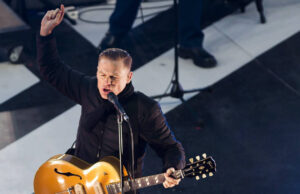 Bryan Adams e Wyclef Jean saranno gli headliner del concerto per il conto alla rovescia della FIFA a Toronto
