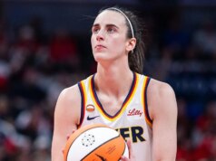 La star di Fever Caitlin Clark evita un grave infortunio dopo che una caduta spaventosa ha portato all’uscita anticipata nella partita di preseason