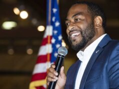 I democratici bluegrass scelgono di sostituire McConnell, affrontando Barr sostenuto da Trump