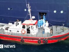 Guarda: Passeggeri evacuati dalla nave da crociera colpita dal virus al largo di Capo Verde