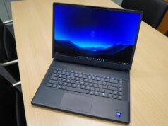 Questo laptop computer Alienware è una potenza di gioco e al momento costa $ 650