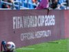 Toronto distribuisce preservativi gratuiti a tema Coppa del Mondo, incluso uno con una melanzana e palloni da calcio attaccati