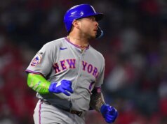 L’emittente televisiva dei Mets punge la squadra dopo che il battitore non riesce a rompere la mazza sul ginocchio per la frustrazione