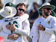 La star del Pakistan Noman Ali batte il file di 130 anni prima che la squadra crolli alla storica sconfitta contro il Bangladesh