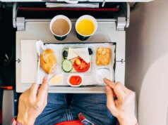 Delta termina il servizio di cibo e bevande sui voli più brevi