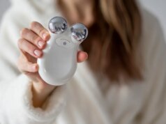 Cosa pensano i dermatologi dei dispositivi microcorrenti domestici