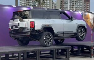 Dopo aver aumentato l’autonomia e la ricarica, i marchi cinesi di veicoli elettrici sfoggiano la guida a tre ruote sui SUV