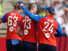 2° T20I: Freya Kemp protagonista mentre l’Inghilterra batte l’India per 26 punti raggiungendo il livello di una serie di tre partite
