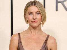Julianne Hough sfoggia bikini con stampa leopardata e pelle di serpente durante una vacanza tropicale alle Fiji