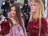 Lena Dunham, gemella di Nicole Kidman in paillettes rosse per il Met Gala