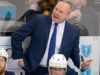 Gli assistenti allenatori dei Flames firmano proroghe di due anni