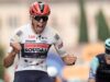 Magnier sprinta verso la terza vittoria di tappa al Giro, Vinegegaard protegge la management generale