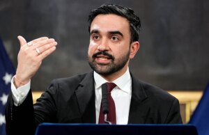L’ex deputato morente Barney Frank cube ai democratici che i loro messaggi di estrema sinistra stanno costando loro gli elettori