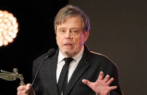 Mark Hamill cancella l’immagine che ritrae Trump deceduto e pubblica una nuova foto per “scusarsi” dopo la reazione negativa