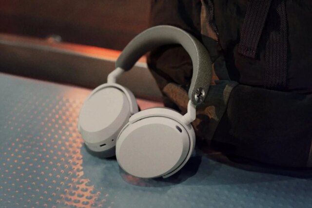 momentum-5-wireless-headphones.jpg