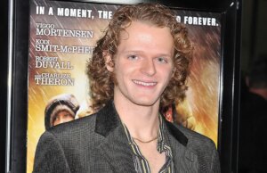 L’attore di “How I Met Your Mom”, Nick Pasqual, condannato per tentato omicidio per aver accoltellato la sua ex fidanzata