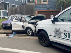 Sospetto di furto con scasso nell’Oregon catturato dopo essersi schiantato con un SUV durante l’inseguimento della polizia: video