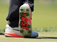 Le scarpe di Scottie Scheffler al PGA Championship rendono omaggio a una delle storie più folli della storia del golf