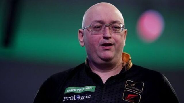 skysports-andrew-gilding-darts_7116456.jpg