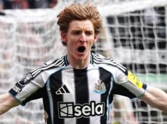 Howe accenna all’uscita di Gordon dal Newcastle tra i collegamenti del Bayern