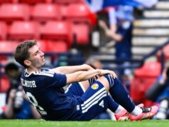 Clarke “prega” Gilmour per la Coppa del Mondo