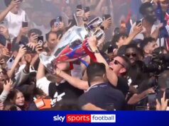 Festeggiamenti e cantilena… La parata per la vittoria del titolo di Champions League del PSG a Parigi