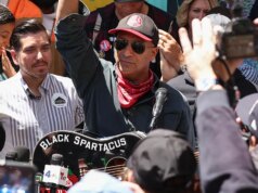 Tom Morello dei Rage Towards the Machine affronta una reazione negativa dopo aver cantato alla manifestazione di protesta dell’ICE a New York