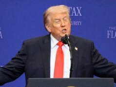 Nel suo discorso in Florida, Trump anticipa che gli Stati Uniti “prenderanno il controllo” di Cuba “quasi immediatamente”.