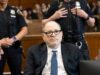 Il giudice dichiara l’annullamento del processo nel nuovo processo per stupro di Harvey Weinstein dopo che la giuria si è bloccata