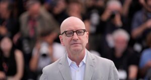 Steven Soderbergh ha utilizzato l’intelligenza artificiale in un documentario su John Lennon. E ne vuole parlare